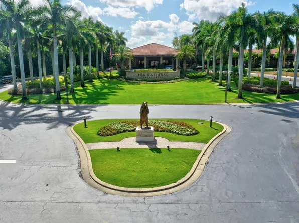 16 Lexington Lane W #A, Palm Beach Gardens, FL 33418