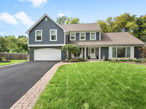 1023 Creekside Cir, Naperville, IL 60563
