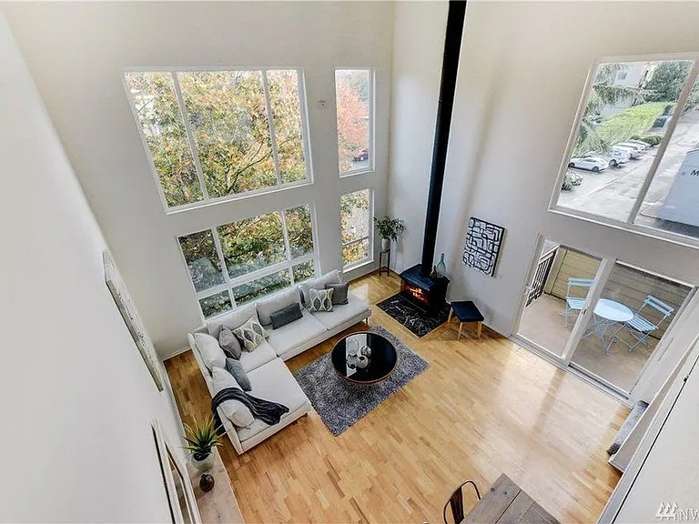 5834 NE 75th St #B301 — Photo 2