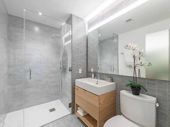 5th image of 600 W 58th St APT 6E