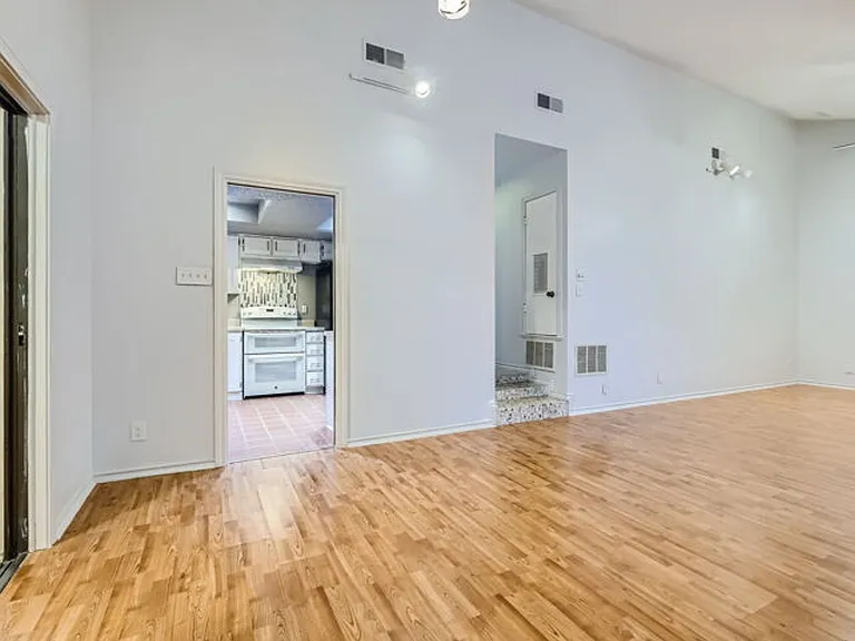 6422 Honey Hl — Photo 9