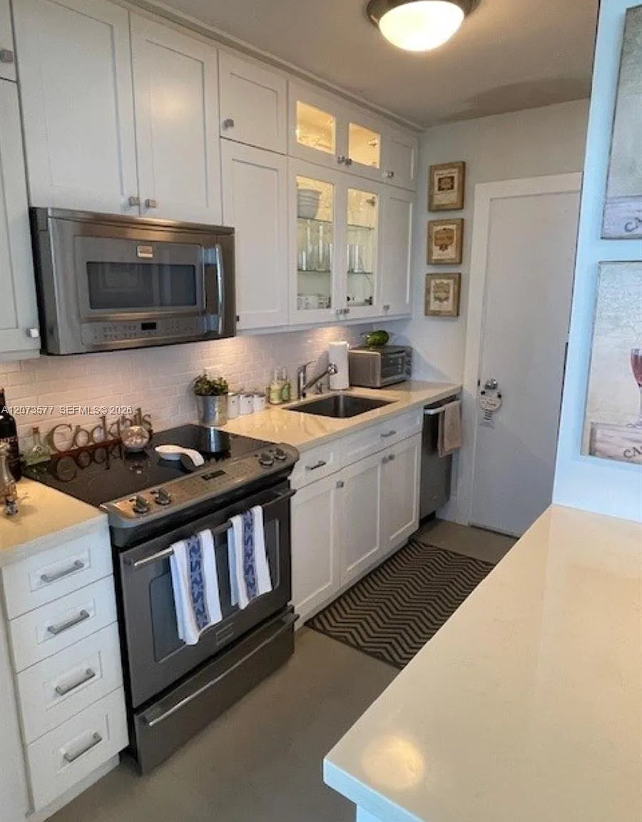 The Amethyst Condo — Photo 4