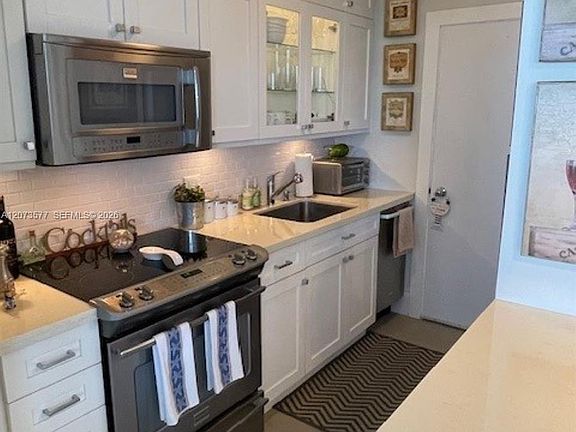 4th image of 5313 Collins Ave APT 404