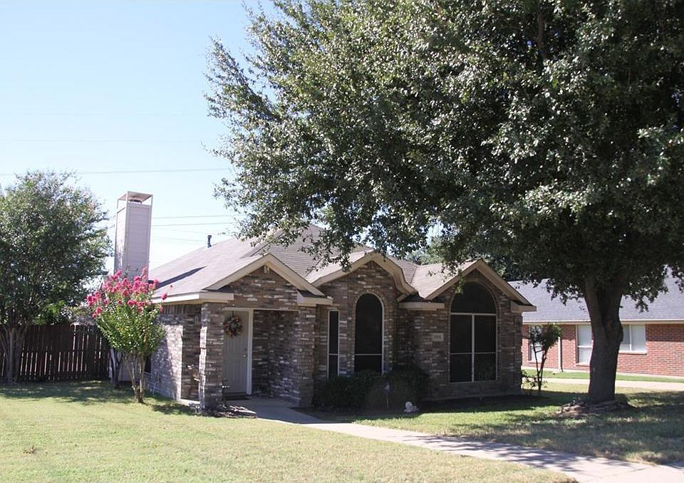 2nd image of 3901 Brazos Dr