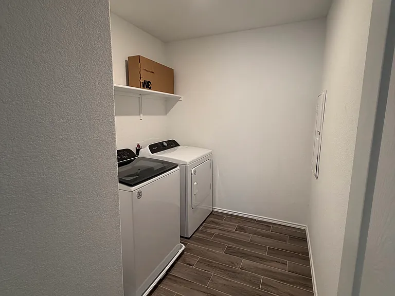 133 Bennington Dr — Photo 12
