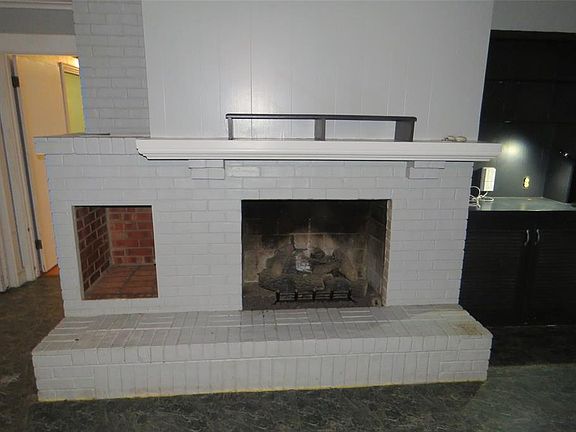 5th image of 1225 Hilltop Dr