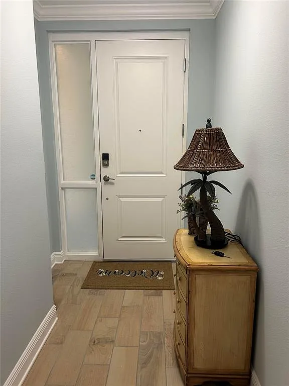 3 bed, 2.5 bath, 1857 sqft, $5,100 — Photo 3