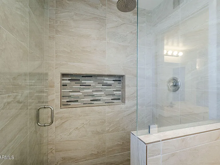 1904 E Manhatton Dr — Photo 33