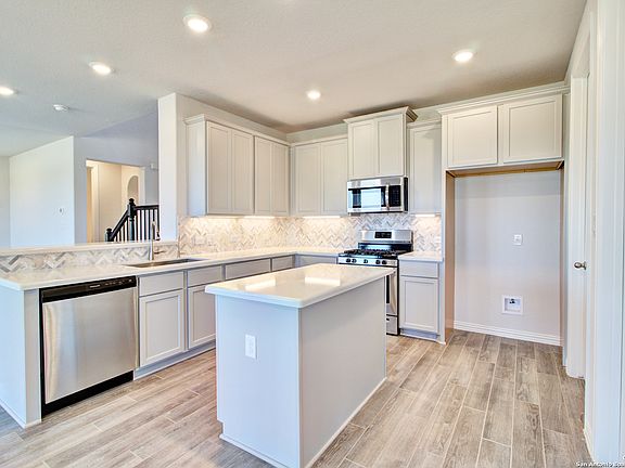 4th image of 2082 Inkberry Drive