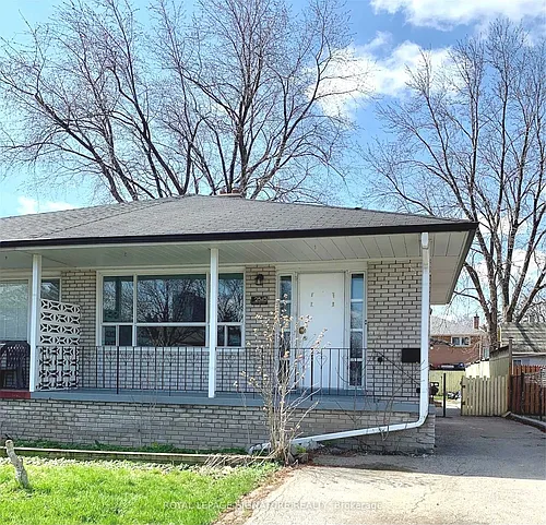 2545 Padstow Cres Photo 1