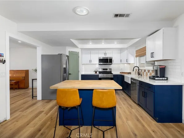 9242 Flora Vista Rd, Apple Valley, CA 92308