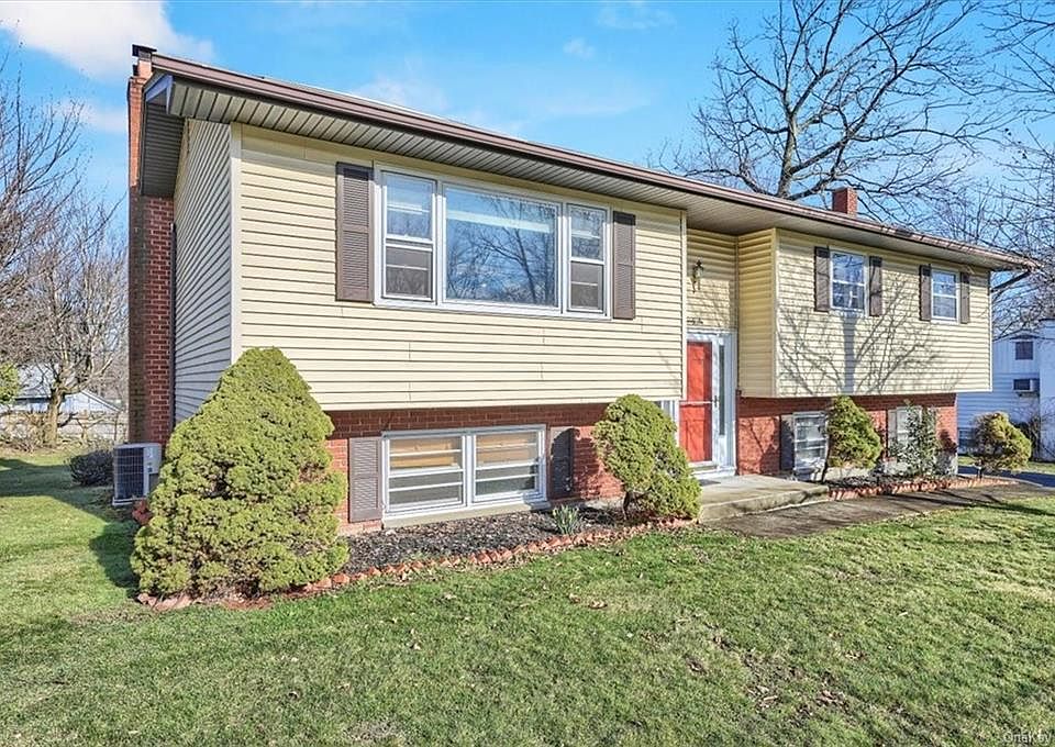 1st image of 26 Park Circle Dr