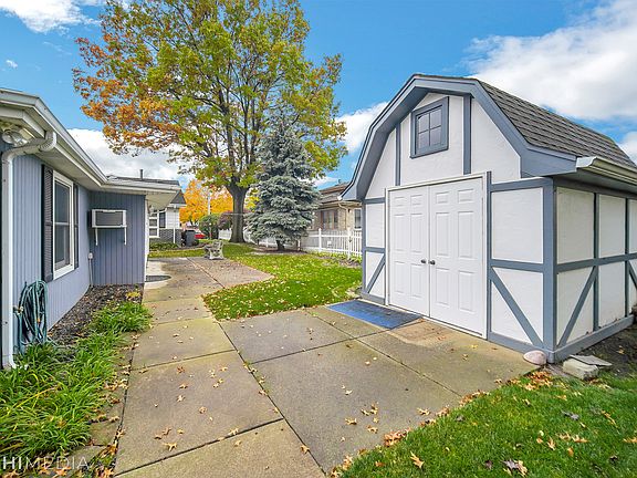 4th image of 9346 Meade Ave