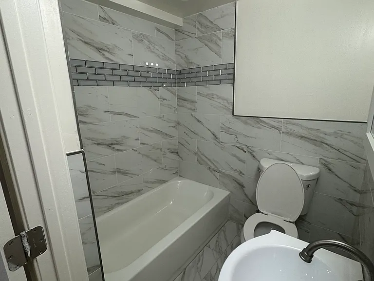 113 Glenrock Dr — Photo 9