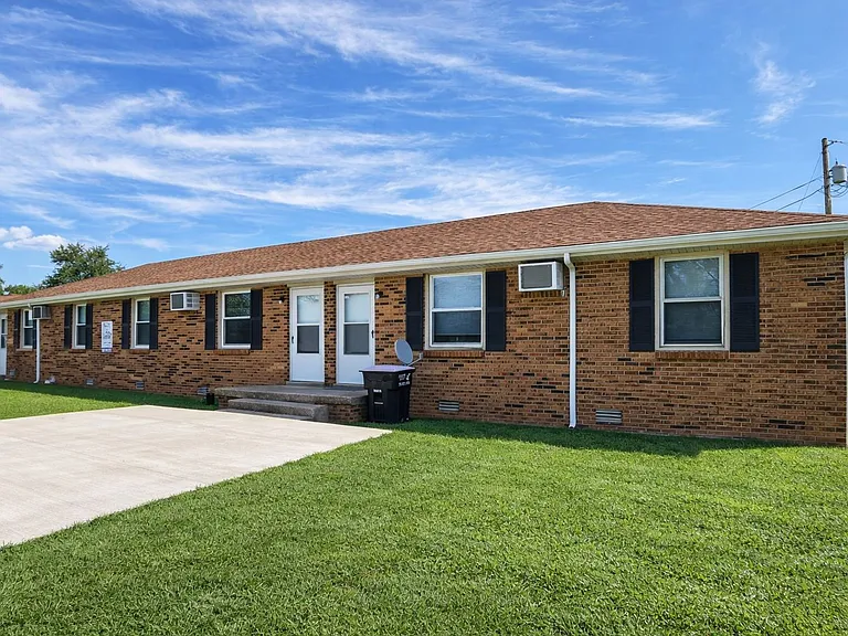 145 Tandy Dr — Photo 1