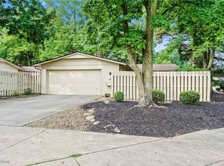 19767 Dell Dr, Strongsville, OH 44149