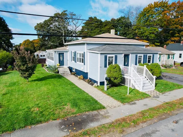 74 Forest St, Middleboro, MA 02346