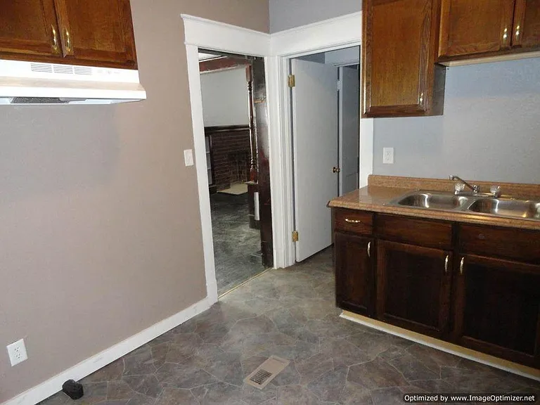 5605 Brooklyn Ave — Photo 14