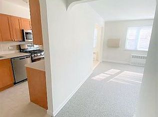 20-76 33rd St #3, Astoria, NY 11105