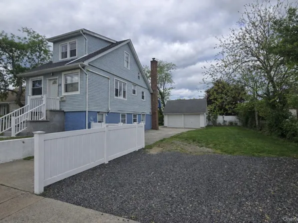 119 Parma Road, Island Park, NY 11558