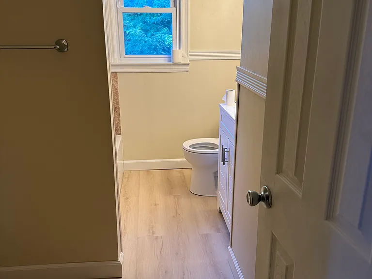 222 Lillian Ave — Photo 9