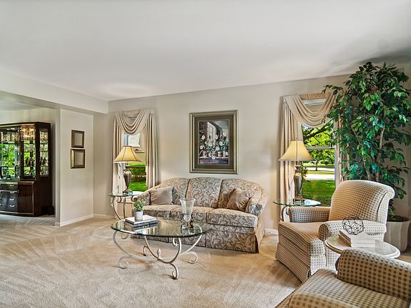 2nd image of 2788 Whispering Oaks Dr