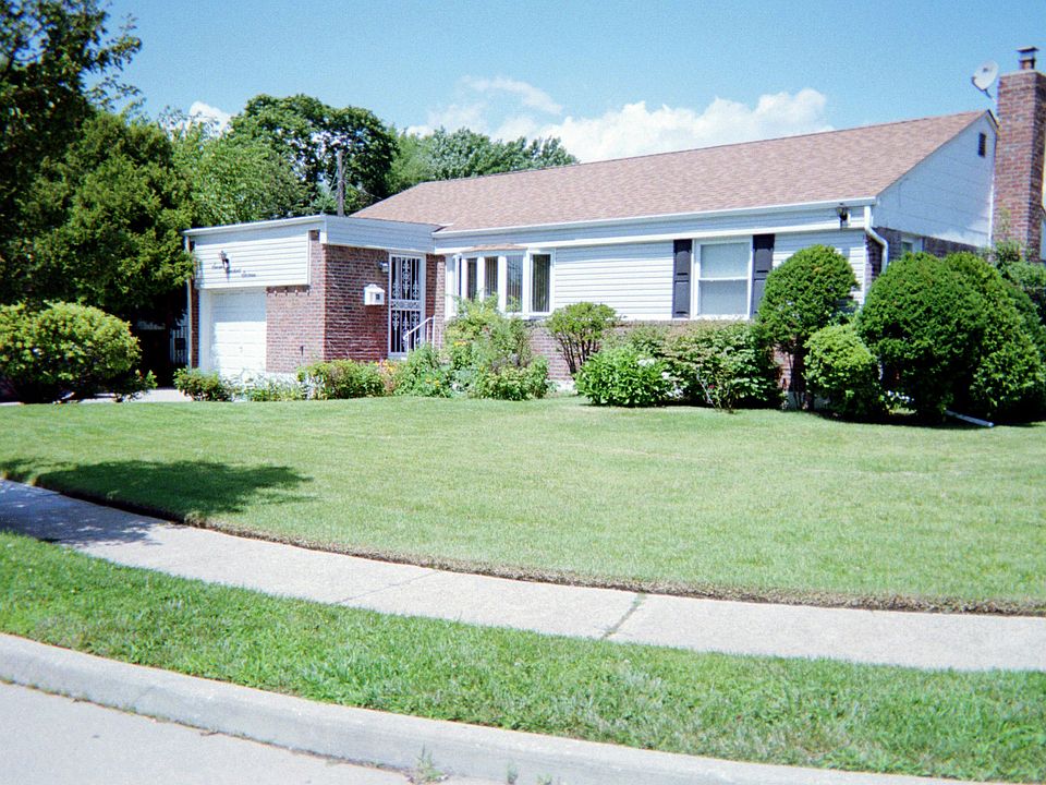 1st image of 716 Cathy Ct