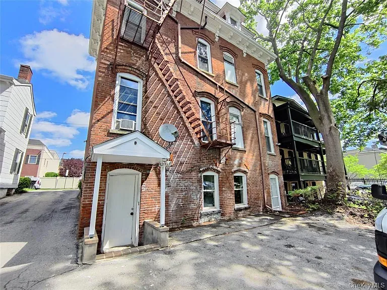 20 Noxon St #B — Photo 17