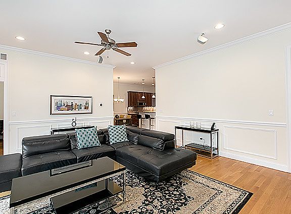 3rd image of 4141 N Kedzie Ave #205