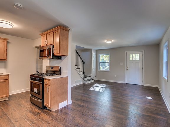 5th image of 2212 Arlington Ter