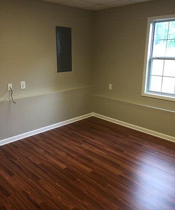 4th image of 490 Eagles Nest Cir