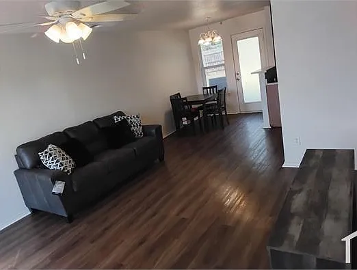 2 bed, 805 sqft, $1,200 — Photo 4