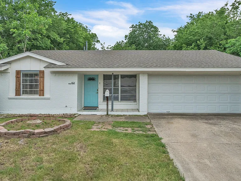 4621 Darla Dr — Photo 1