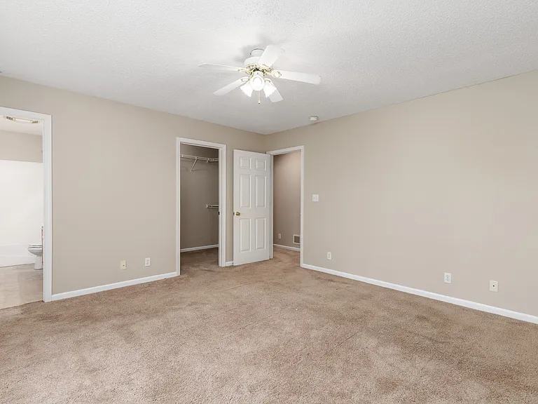 131 Sawmill Ln — Photo 21