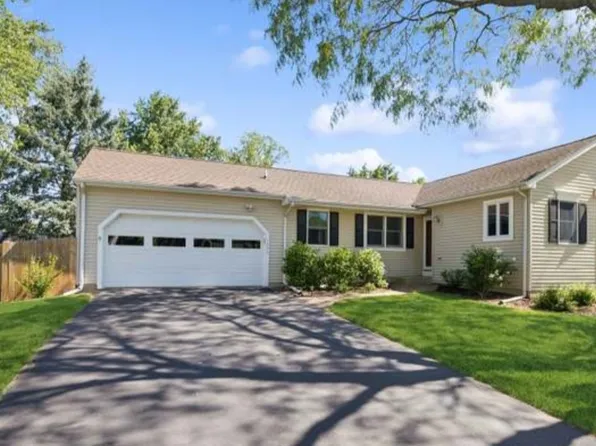 1333 Duquesne Ave, Naperville, IL 60565