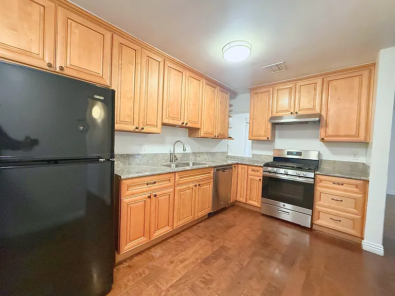 8366 Tampa Ave — Photo 5