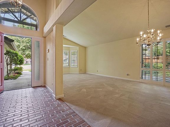 4th image of 9248 Twin Brooks Ln