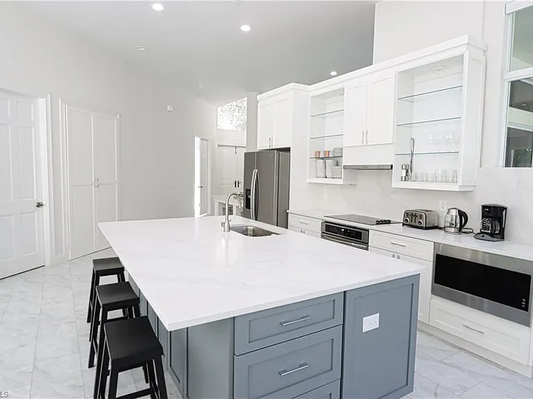 3310 Riverpark Ct — Photo 9