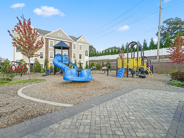 54 Arnold Dr — Photo 29