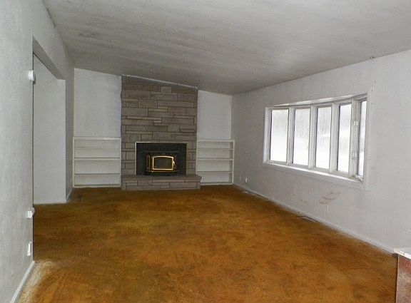 5th image of 28 Circle Dr