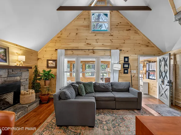 171 Mohican Trl, Pocono Lake, PA 18347