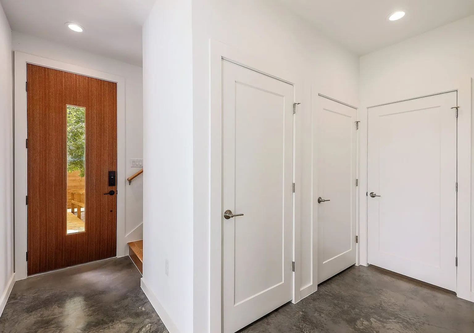 Modern and Cozy Retreat in Austin's coveted Windsor Park neighborhood! — Photo 4