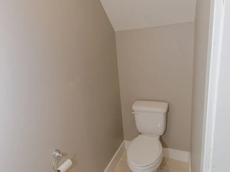 414 E 4th St — Photo 23