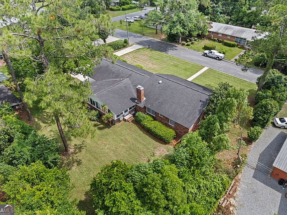 4th image of 147 W Magnolia St