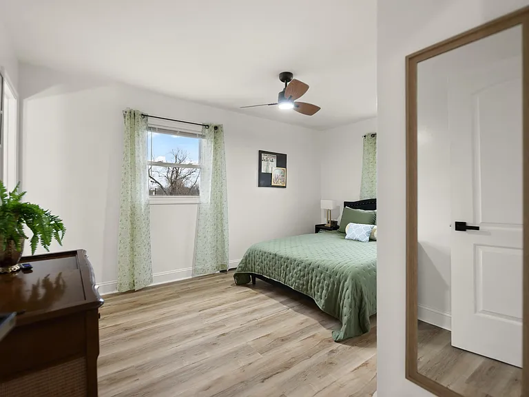 1706 Cameron Ct — Photo 12