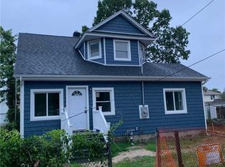 34 Henry St, Roosevelt, NY 11575