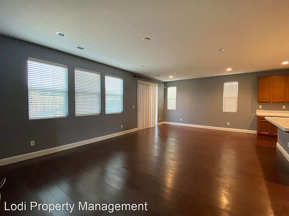 3rd image of 2608 Hayden Brook Dr