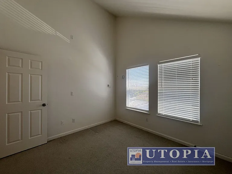 313 Village Cir — Photo 10