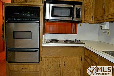 2nd image of 3011 El Tovar Ave