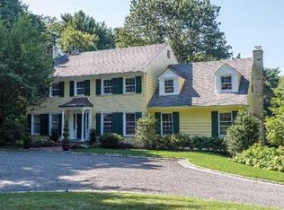 4 Saw Mill Ln, Cold Spring Harbor, NY 11724